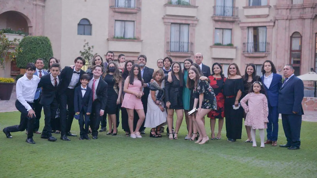 María Fernanda Rodríguez celebró su graduación 7